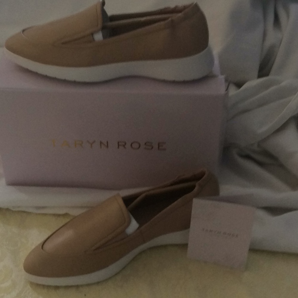 Taryn Rose Dana sneakers